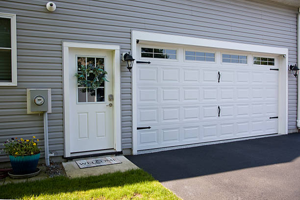 24/7 Emergency Garage Door Panel Replacement experts in Richland County County, IL